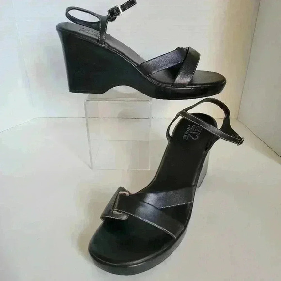 A2 By Aerosoles Shoes - A2 By Aerosoles Strappy Y2K Wedge Black Sandals Size 11 With Buckle Accent EUC